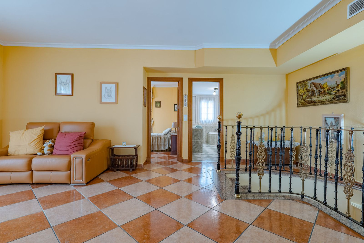 Se vende Villa - Chalet de 8 dormitorios en Costa Del Sol, Málaga, España