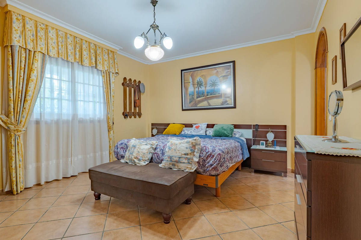 Se vende Villa - Chalet de 8 dormitorios en Costa Del Sol, Málaga, España