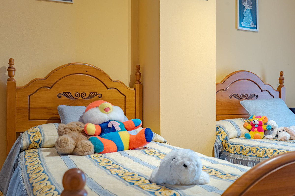 Se vende Villa - Chalet de 8 dormitorios en Costa Del Sol, Málaga, España