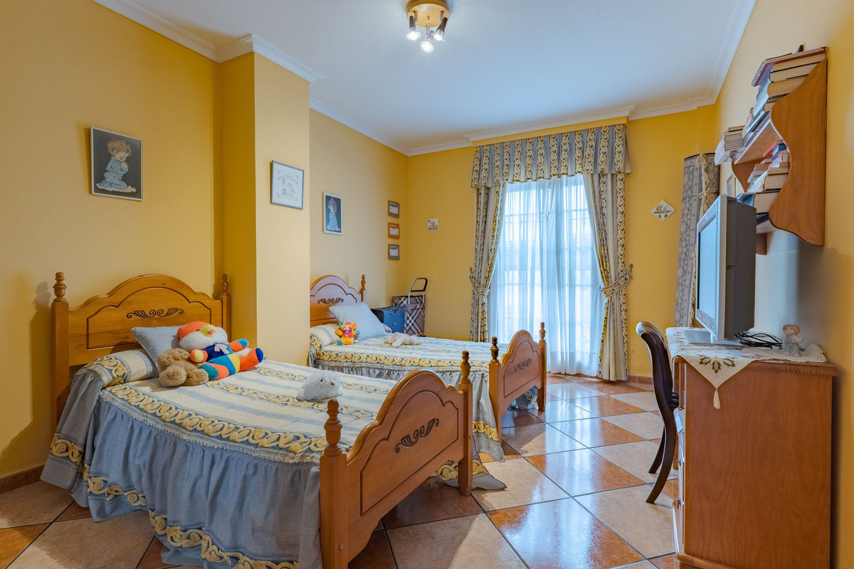 Se vende Villa - Chalet de 8 dormitorios en Costa Del Sol, Málaga, España