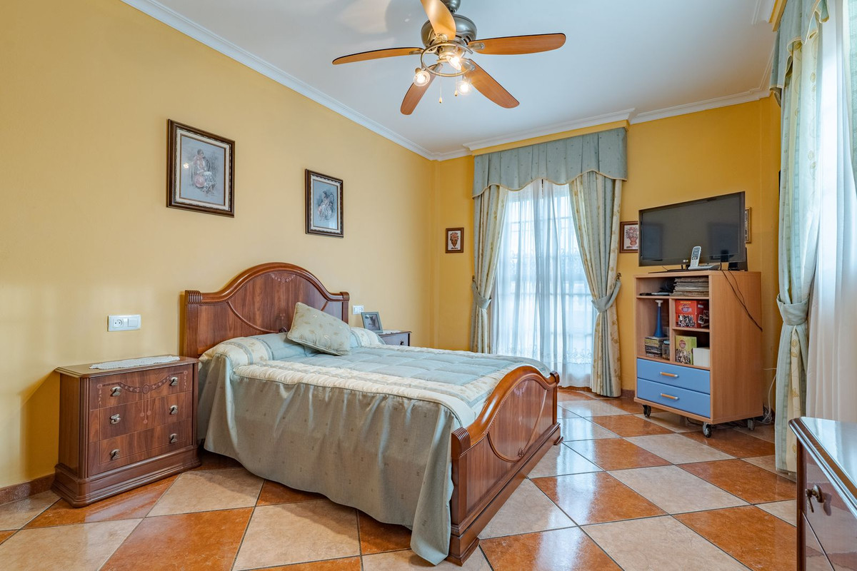 Se vende Villa - Chalet de 8 dormitorios en Costa Del Sol, Málaga, España