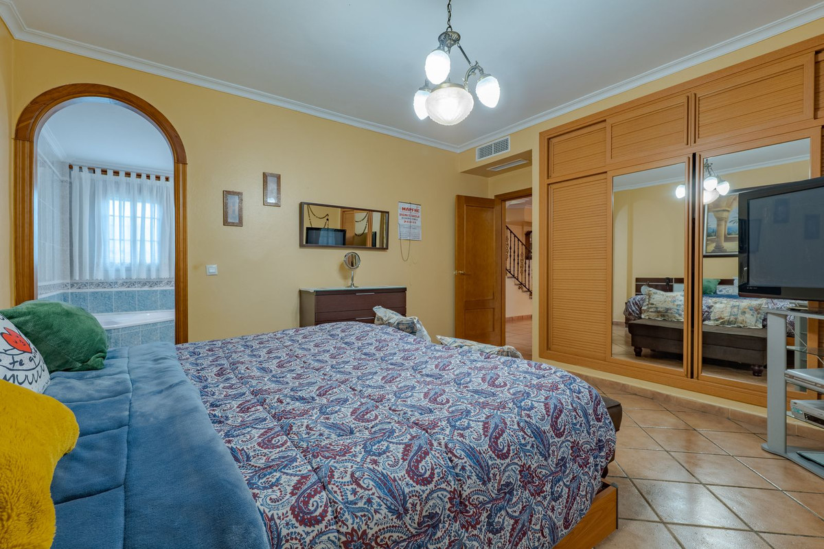 Se vende Villa - Chalet de 8 dormitorios en Costa Del Sol, Málaga, España
