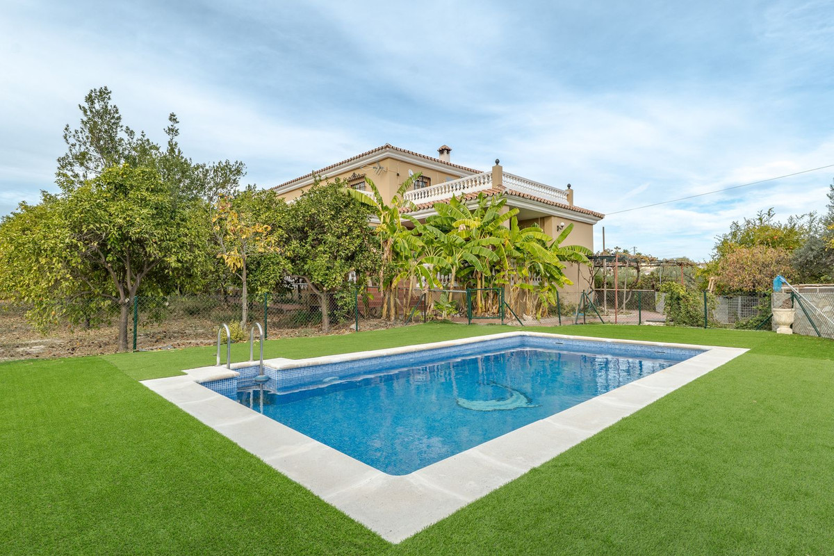 Se vende Villa - Chalet de 8 dormitorios en Costa Del Sol, Málaga, España