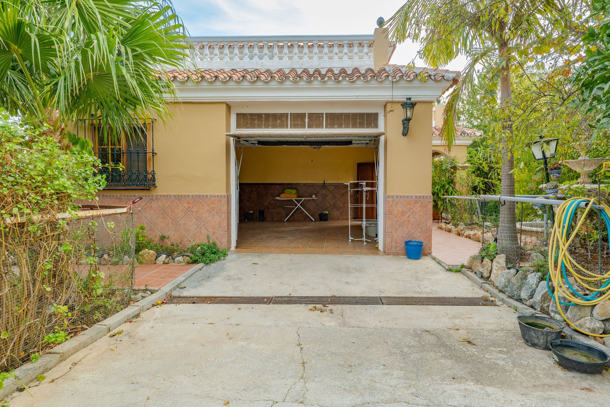 Se vende Villa - Chalet de 8 dormitorios en Costa Del Sol, Málaga, España