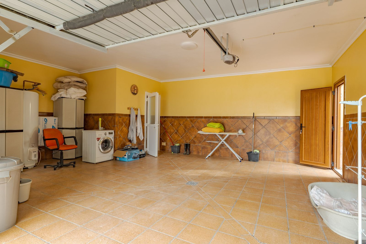 Se vende Villa - Chalet de 8 dormitorios en Costa Del Sol, Málaga, España