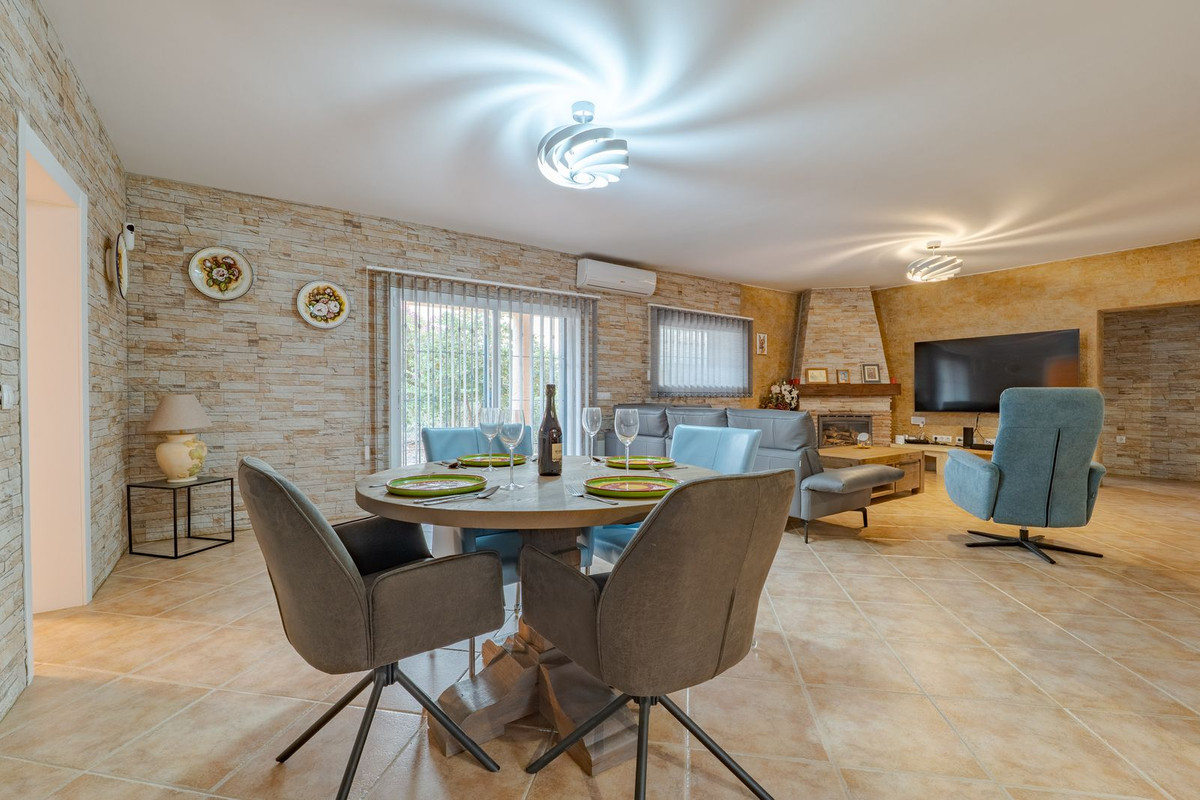 Se vende Villa - Chalet de 8 dormitorios en Costa Del Sol, Málaga, España