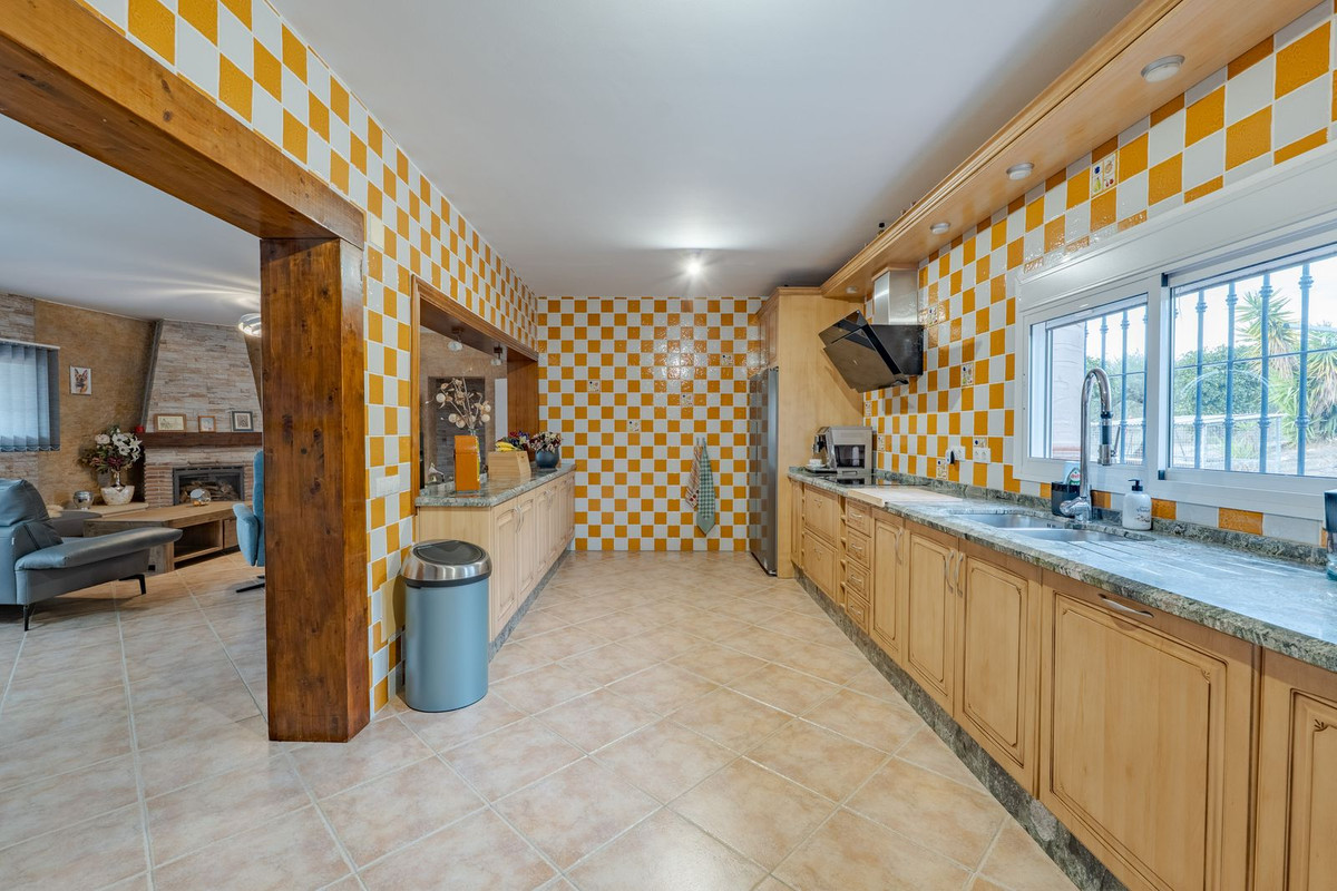 Se vende Villa - Chalet de 8 dormitorios en Costa Del Sol, Málaga, España
