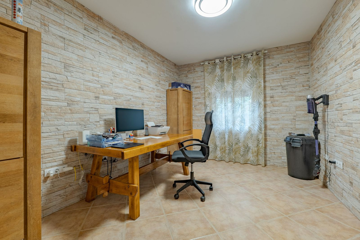 Se vende Villa - Chalet de 8 dormitorios en Costa Del Sol, Málaga, España
