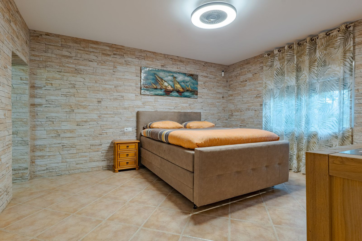 Se vende Villa - Chalet de 8 dormitorios en Costa Del Sol, Málaga, España