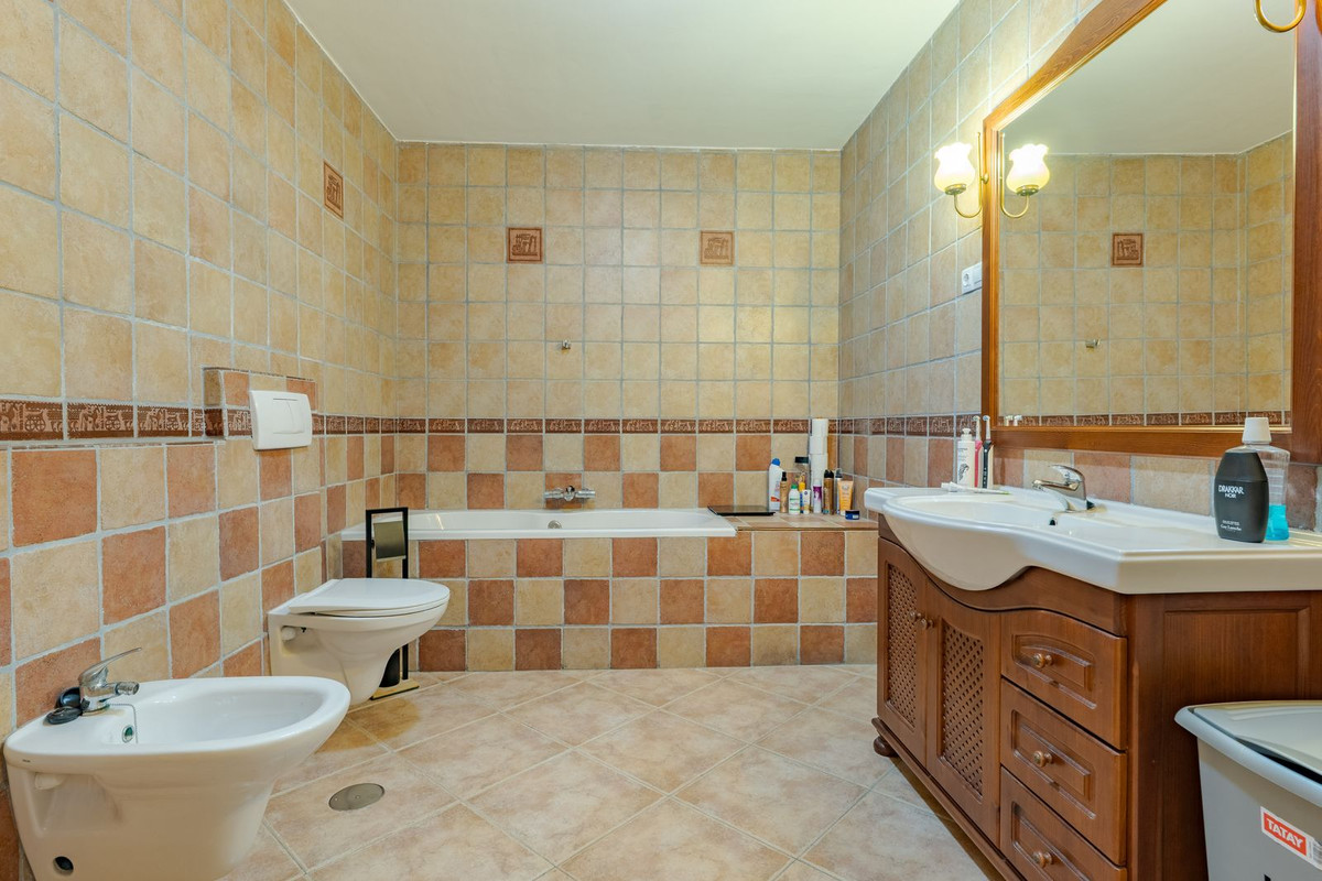 Se vende Villa - Chalet de 8 dormitorios en Costa Del Sol, Málaga, España