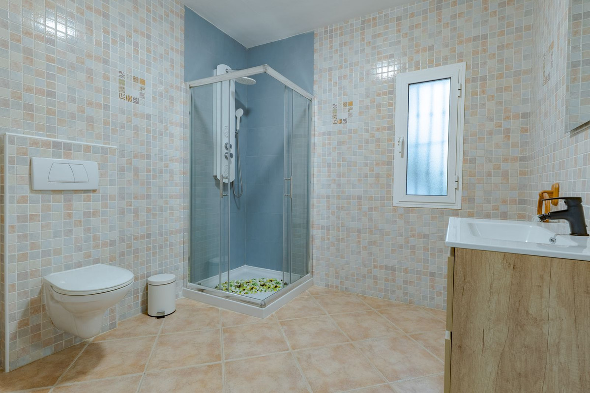 Se vende Villa - Chalet de 8 dormitorios en Costa Del Sol, Málaga, España