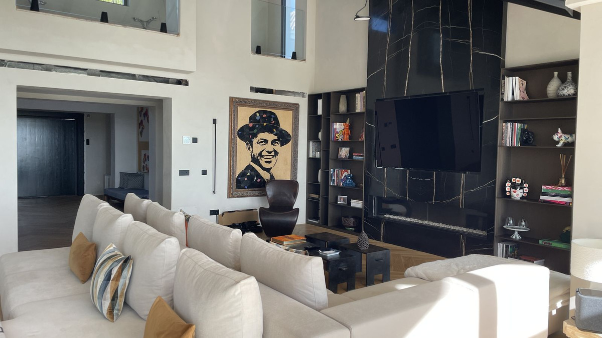 5 Bed Townhouse for sale in Benahavís Costa Del Sol, Málaga, Spain