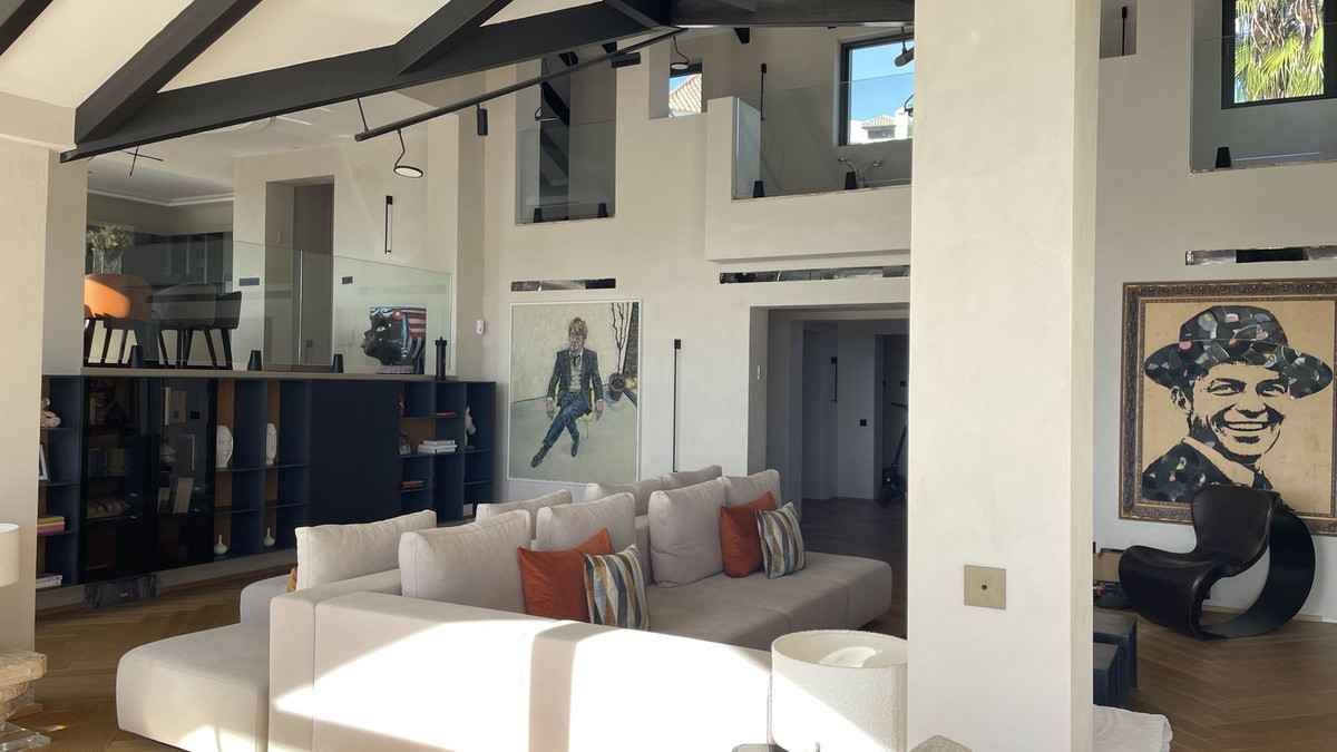 5 Bed Townhouse for sale in Benahavís Costa Del Sol, Málaga, Spain