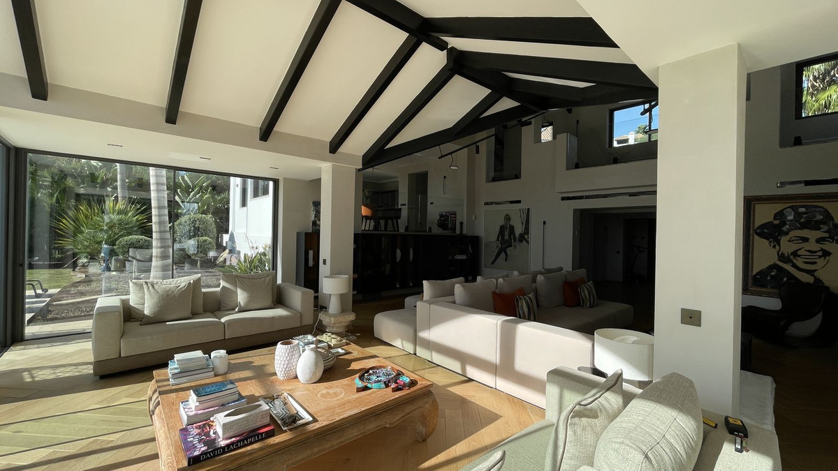 5 Bed Townhouse for sale in Benahavís Costa Del Sol, Málaga, Spain