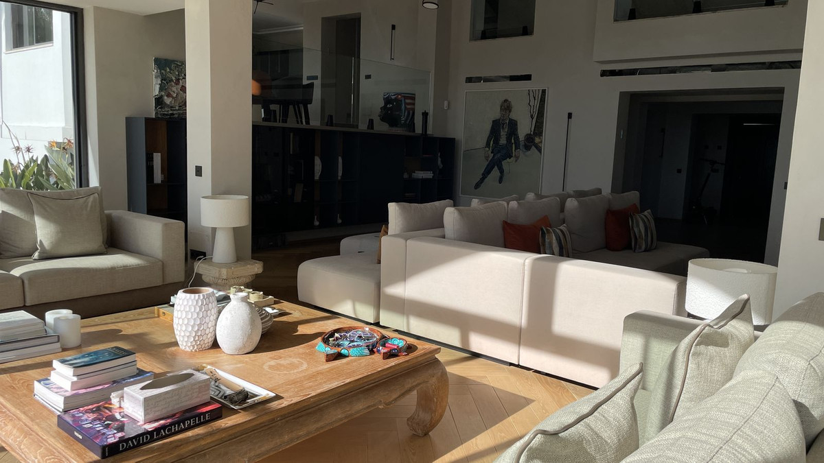 5 Bed Townhouse for sale in Benahavís Costa Del Sol, Málaga, Spain