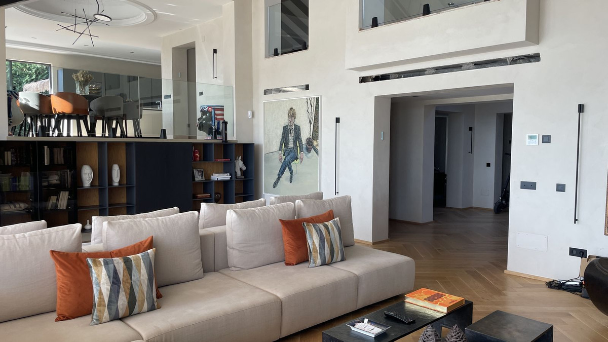 5 Bed Townhouse for sale in Benahavís Costa Del Sol, Málaga, Spain
