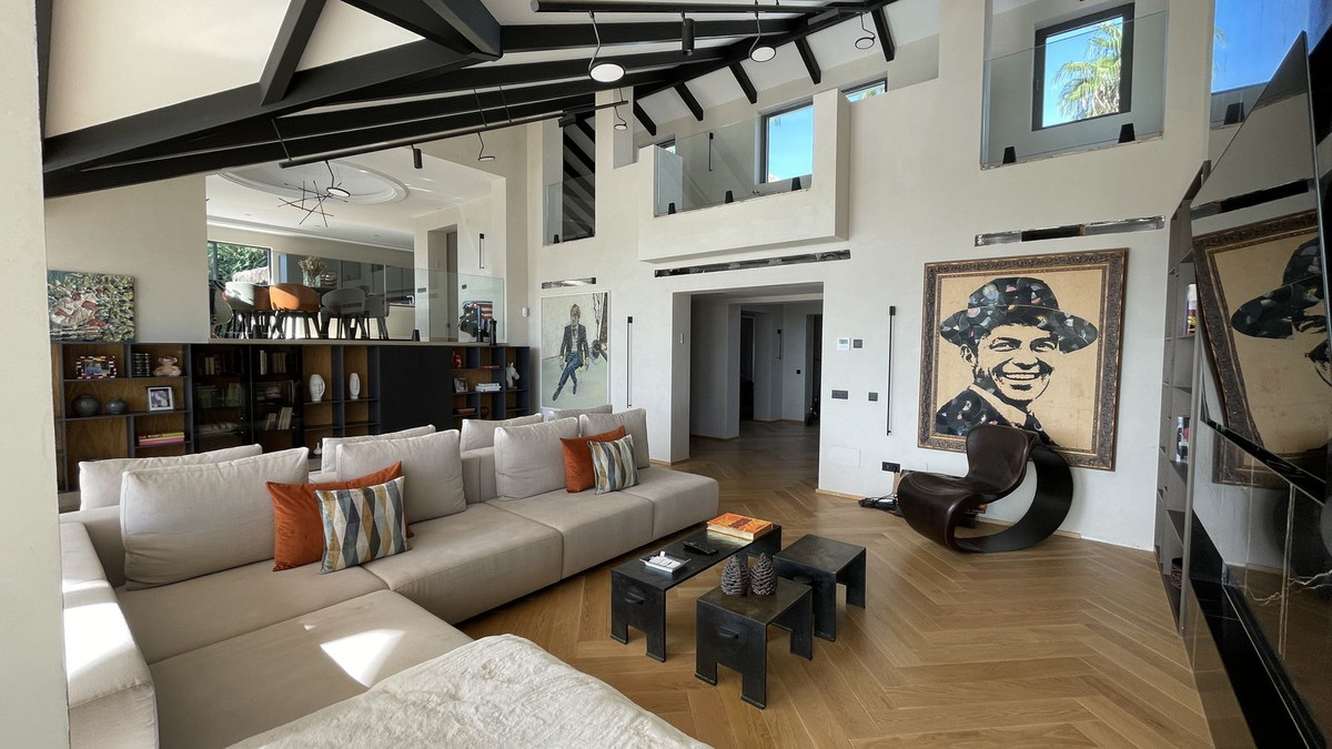 5 Bed Townhouse for sale in Benahavís Costa Del Sol, Málaga, Spain