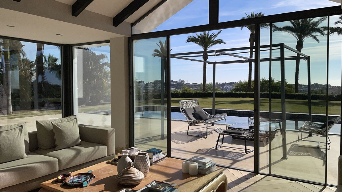 5 Bed Townhouse for sale in Benahavís Costa Del Sol, Málaga, Spain