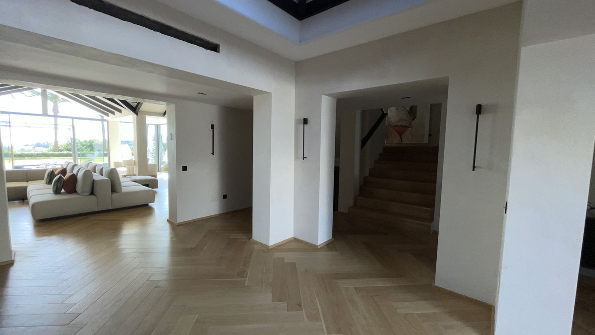 5 Bed Townhouse for sale in Benahavís Costa Del Sol, Málaga, Spain