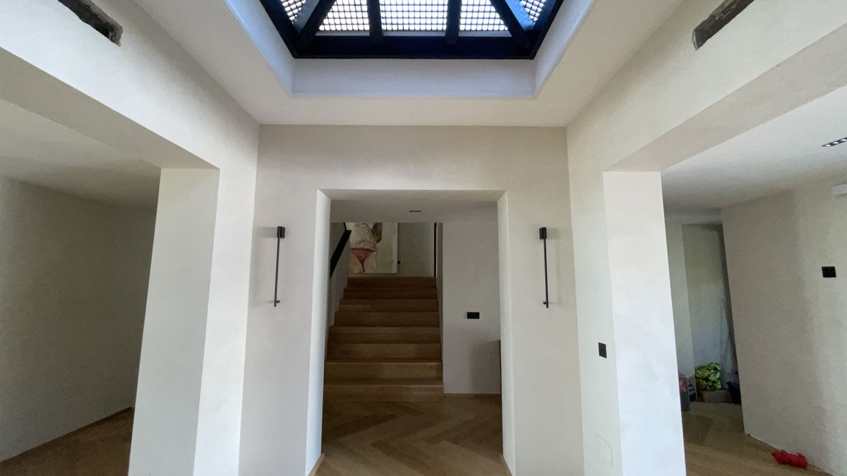 5 Bed Townhouse for sale in Benahavís Costa Del Sol, Málaga, Spain