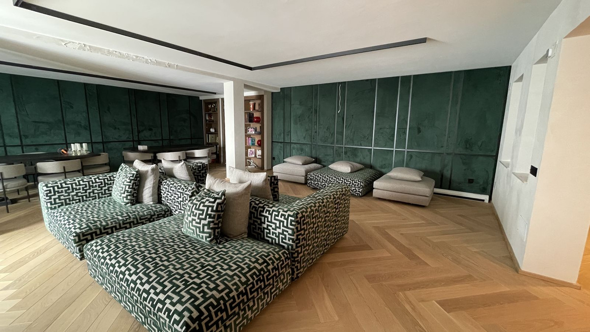 5 Bed Townhouse for sale in Benahavís Costa Del Sol, Málaga, Spain
