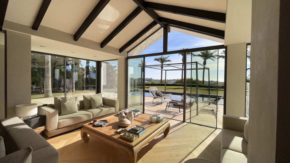 5 Bed Townhouse for sale in Benahavís Costa Del Sol, Málaga, Spain