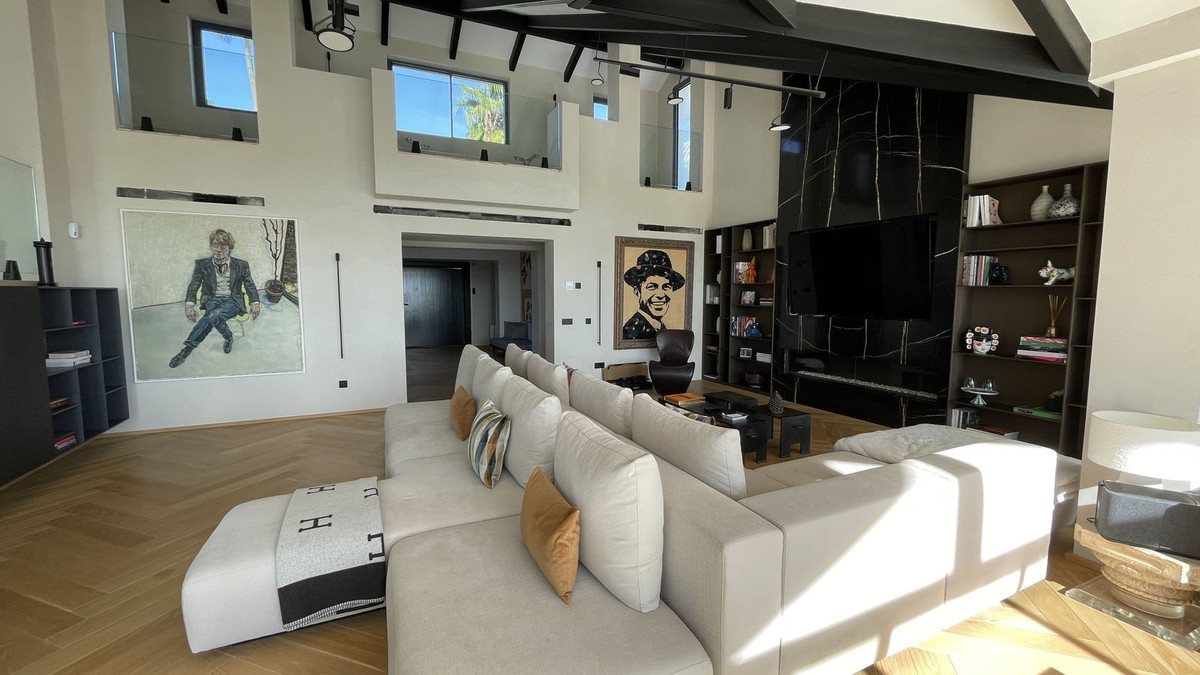 5 Bed Townhouse for sale in Benahavís Costa Del Sol, Málaga, Spain