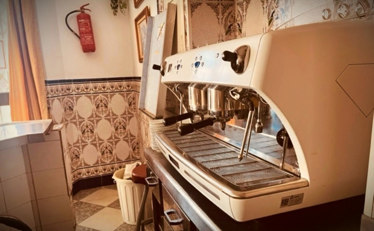 Se vende Café de 3 dormitorios en Costa Del Sol, Málaga, España