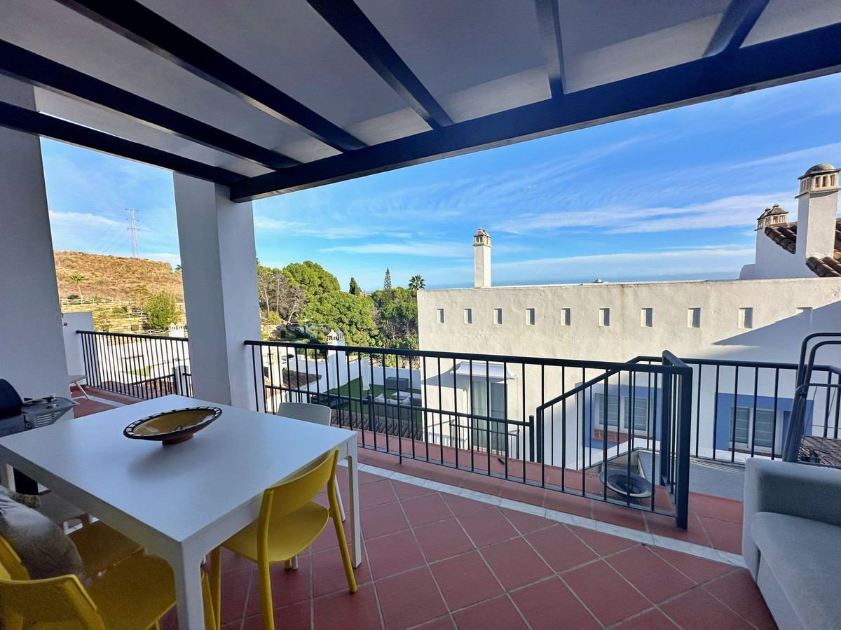 5 Bed Apartment for sale in El Paraiso Costa Del Sol, Málaga, Spain