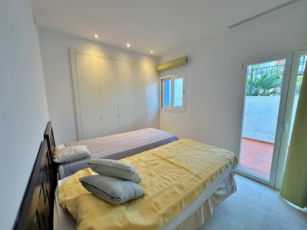 5 Bed Apartment for sale in El Paraiso Costa Del Sol, Málaga, Spain