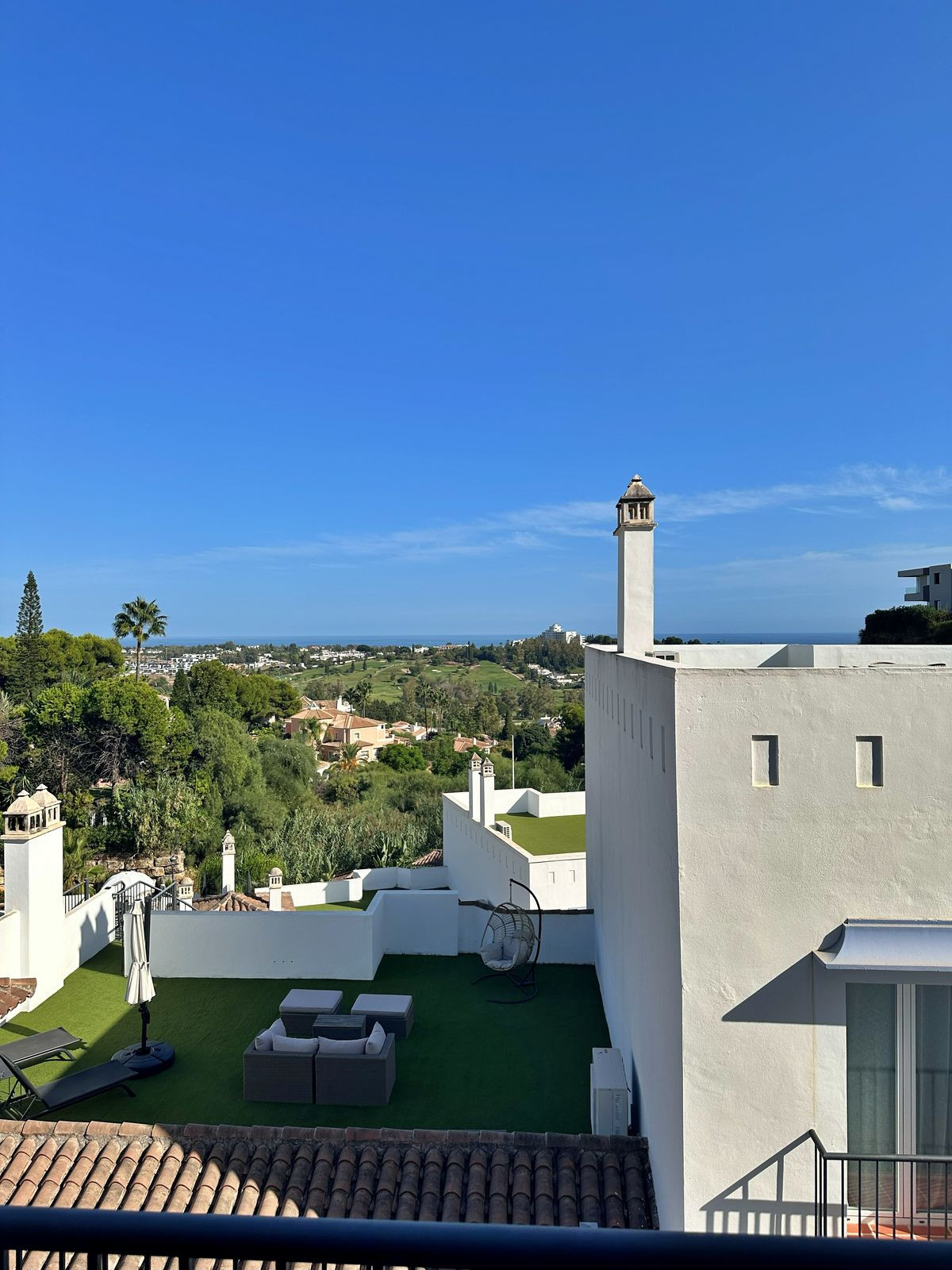 5 Bed Apartment for sale in El Paraiso Costa Del Sol, Málaga, Spain