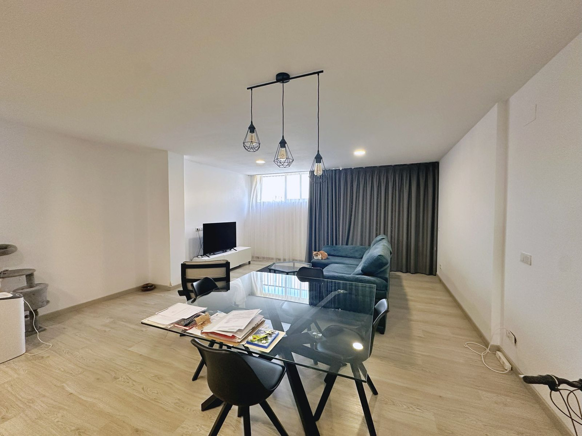 5 Bed Apartment for sale in El Paraiso Costa Del Sol, Málaga, Spain