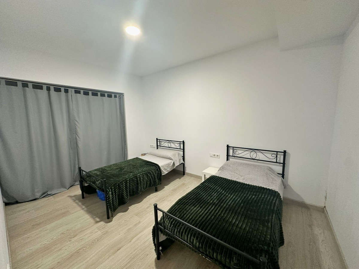 5 Bed Apartment for sale in El Paraiso Costa Del Sol, Málaga, Spain
