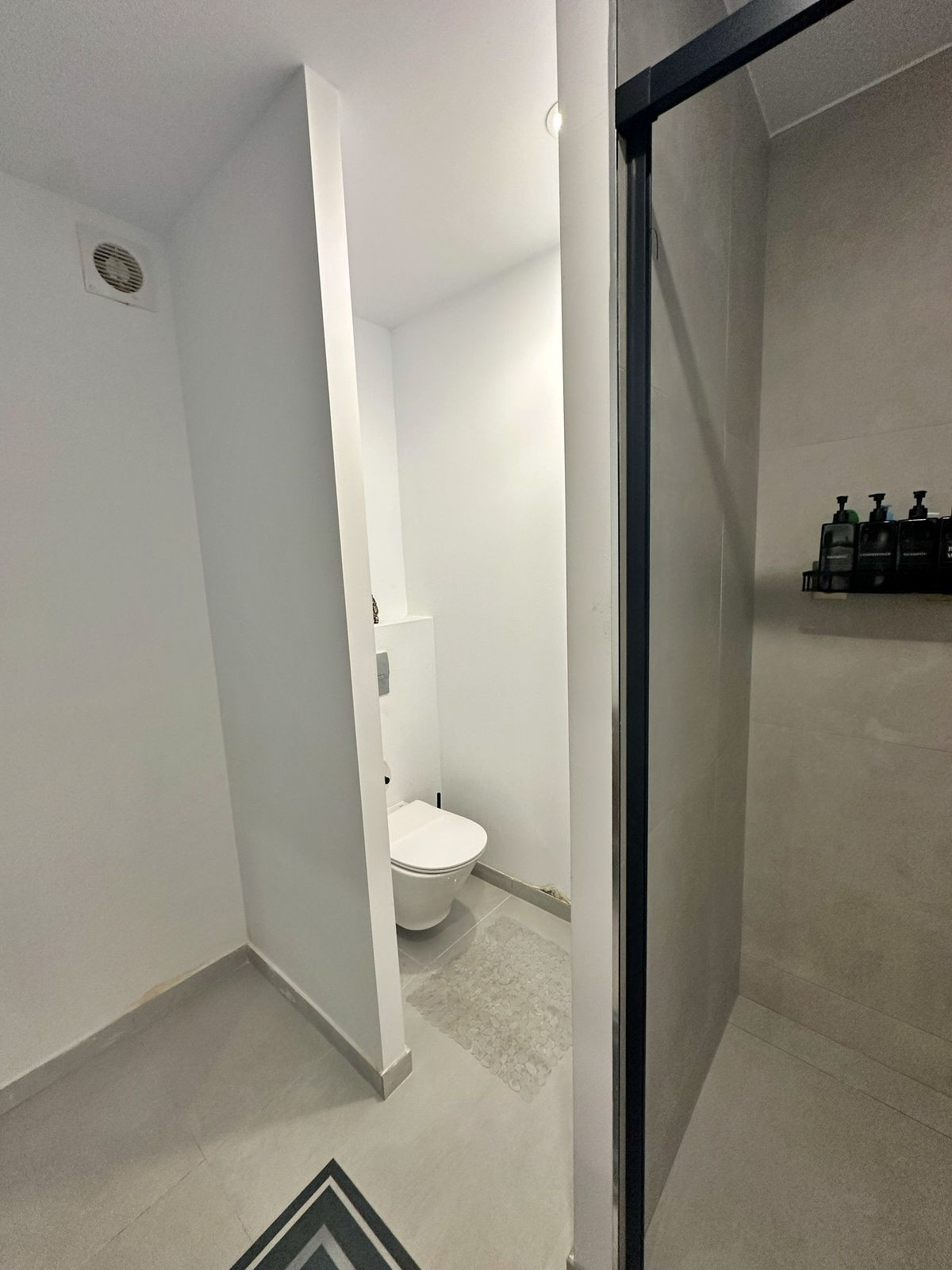 5 Bed Apartment for sale in El Paraiso Costa Del Sol, Málaga, Spain