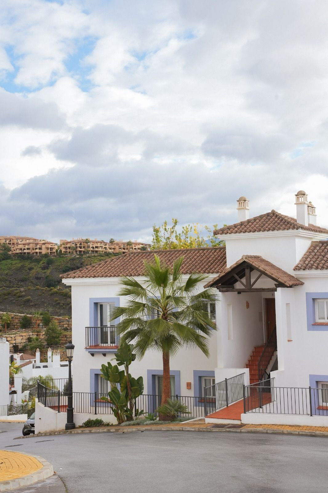 5 Bed Apartment for sale in El Paraiso Costa Del Sol, Málaga, Spain