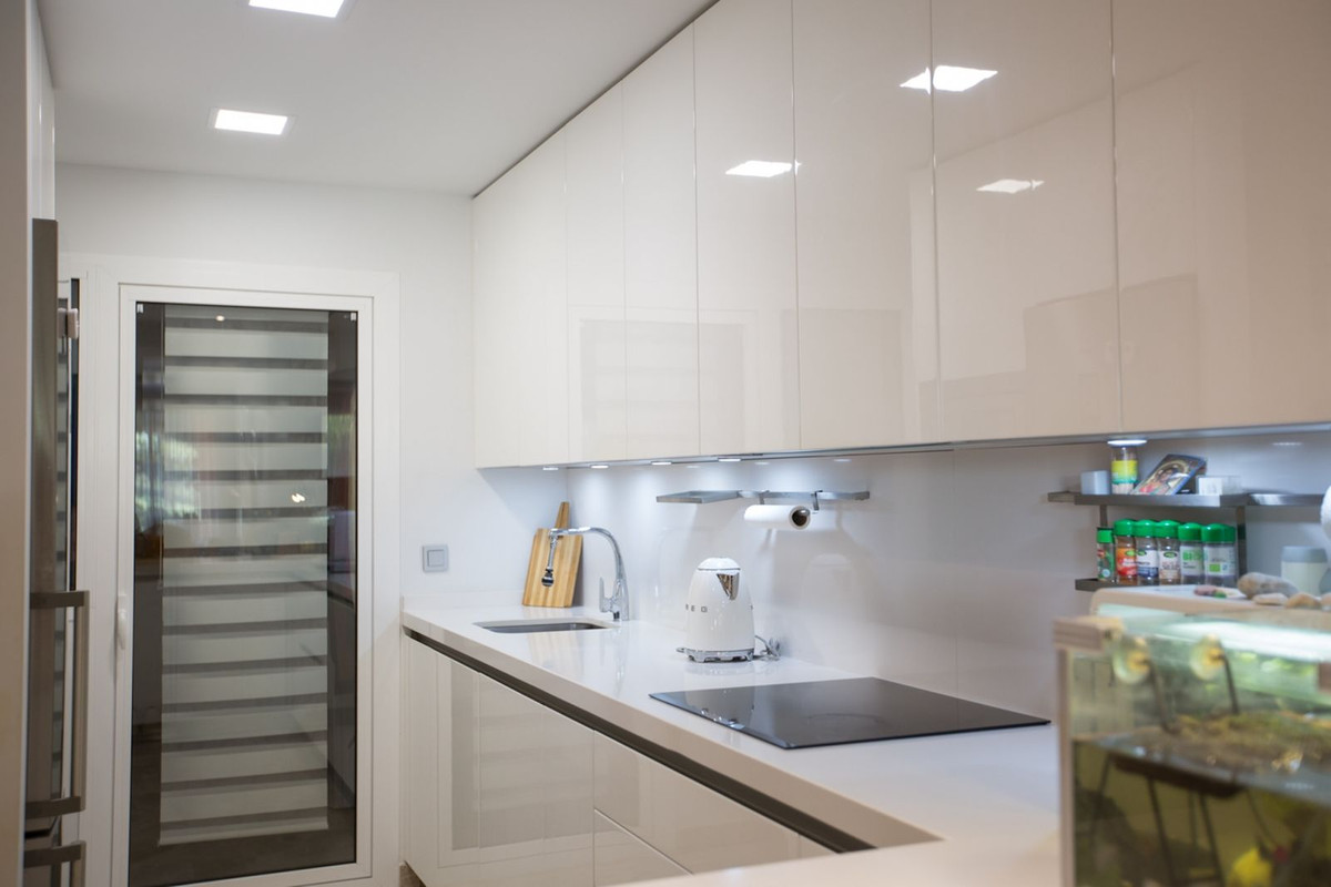 2 Bed Apartment for sale in Nueva Andalucía Costa Del Sol, Málaga, Spain