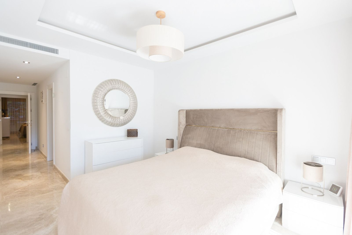 2 Bed Apartment for sale in Nueva Andalucía Costa Del Sol, Málaga, Spain