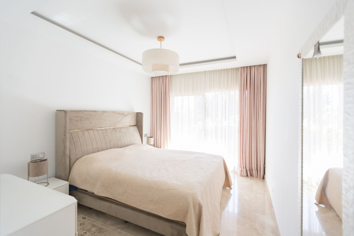 2 Bed Apartment for sale in Nueva Andalucía Costa Del Sol, Málaga, Spain