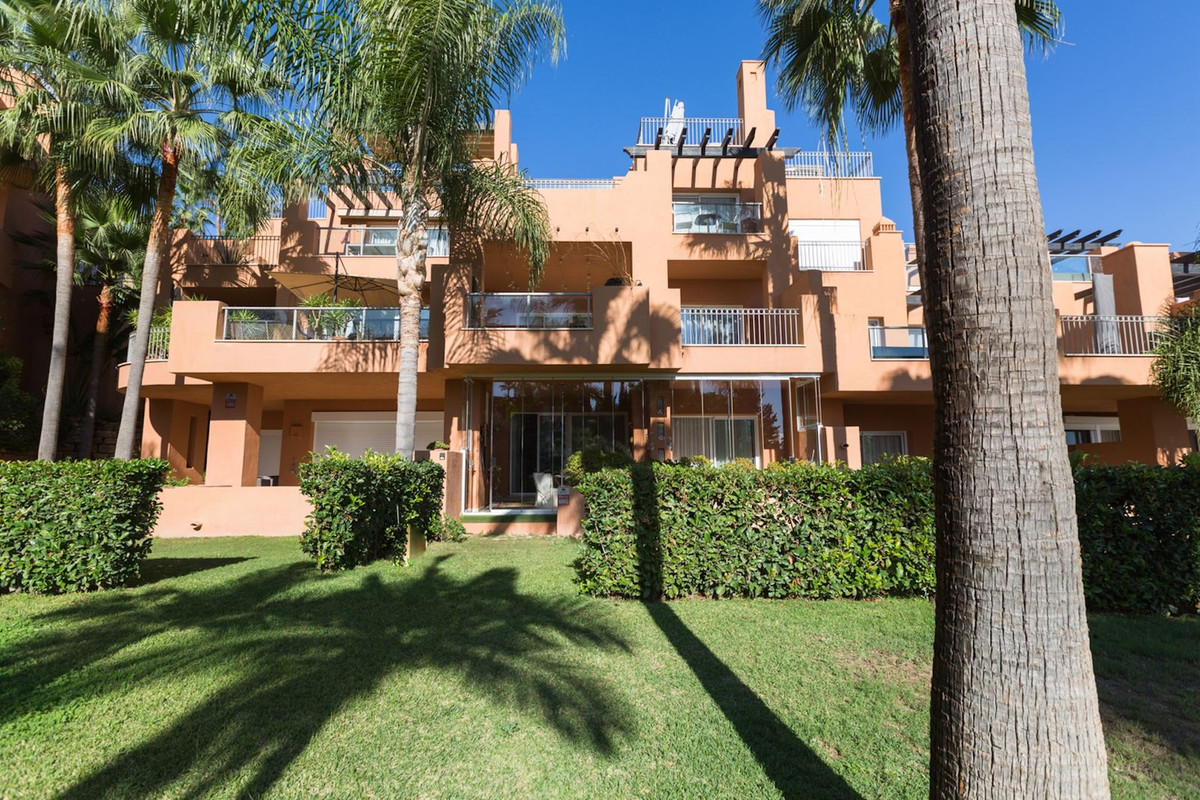 2 Bed Apartment for sale in Nueva Andalucía Costa Del Sol, Málaga, Spain
