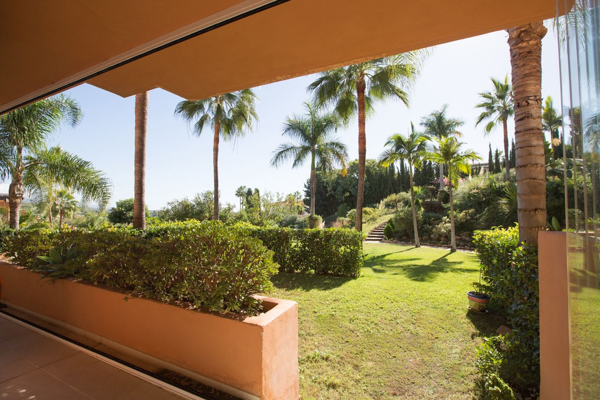 2 Bed Apartment for sale in Nueva Andalucía Costa Del Sol, Málaga, Spain