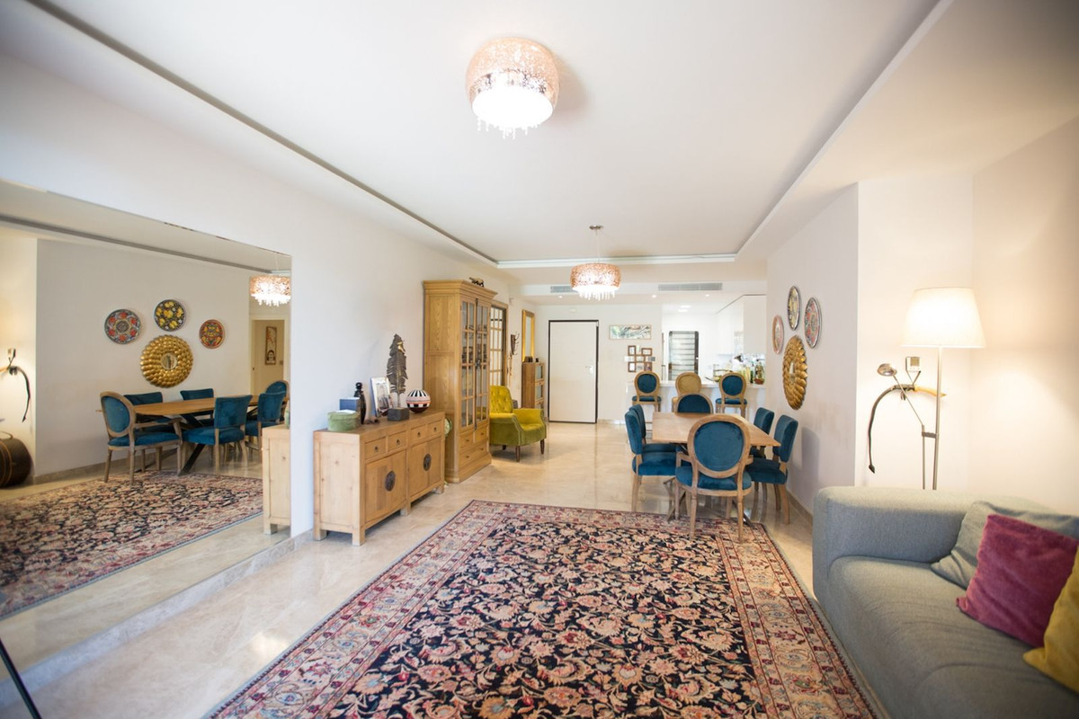 2 Bed Apartment for sale in Nueva Andalucía Costa Del Sol, Málaga, Spain