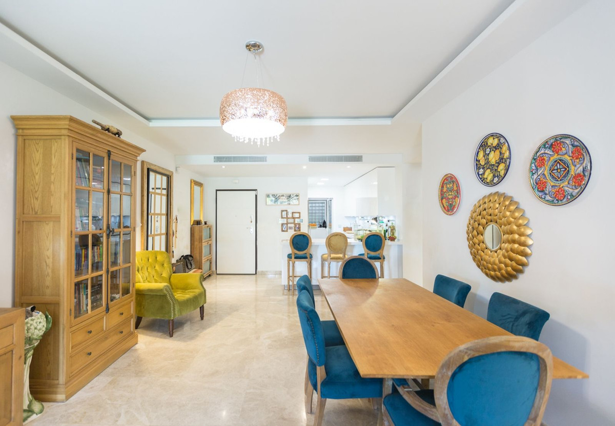 2 Bed Apartment for sale in Nueva Andalucía Costa Del Sol, Málaga, Spain