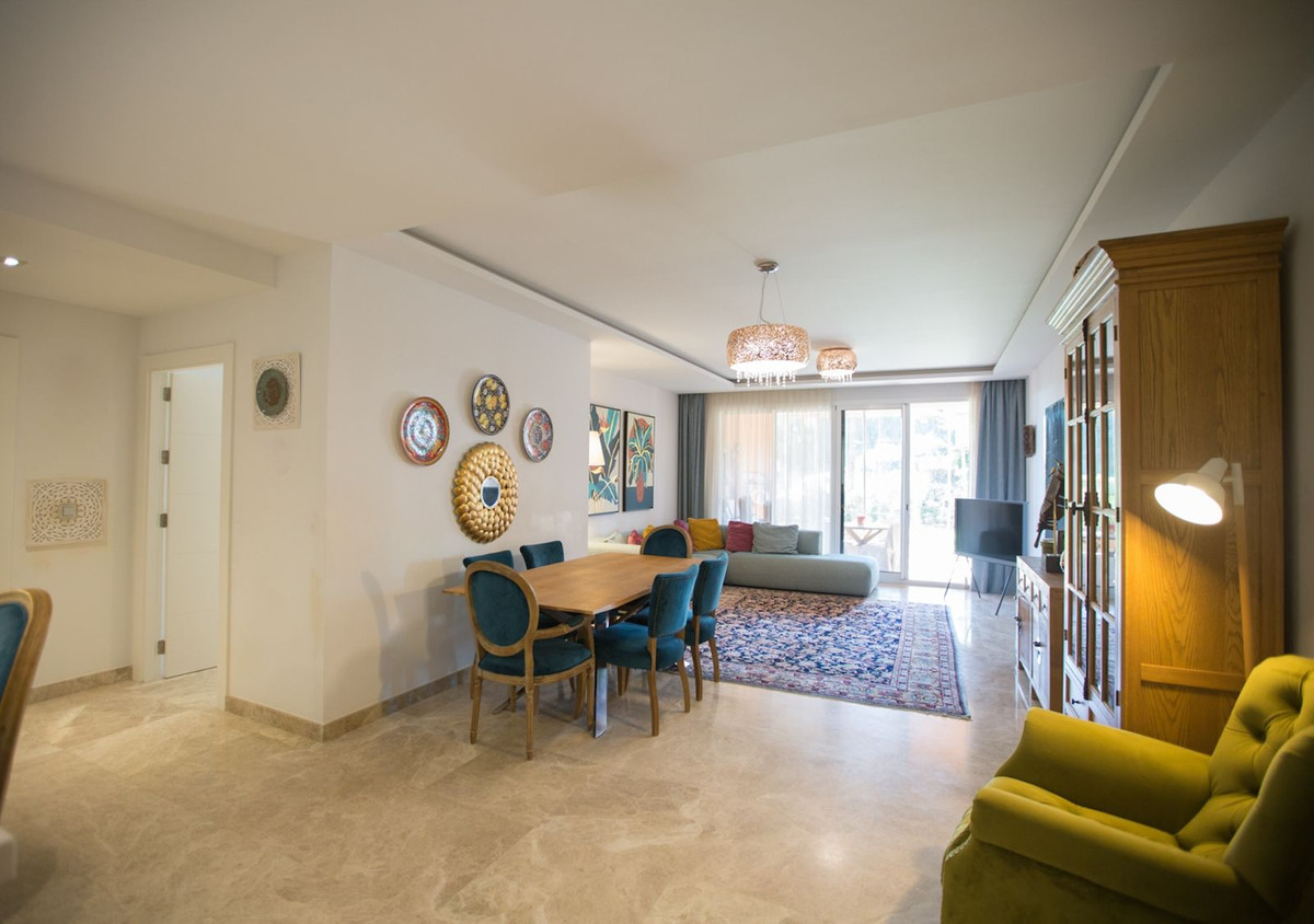 2 Bed Apartment for sale in Nueva Andalucía Costa Del Sol, Málaga, Spain