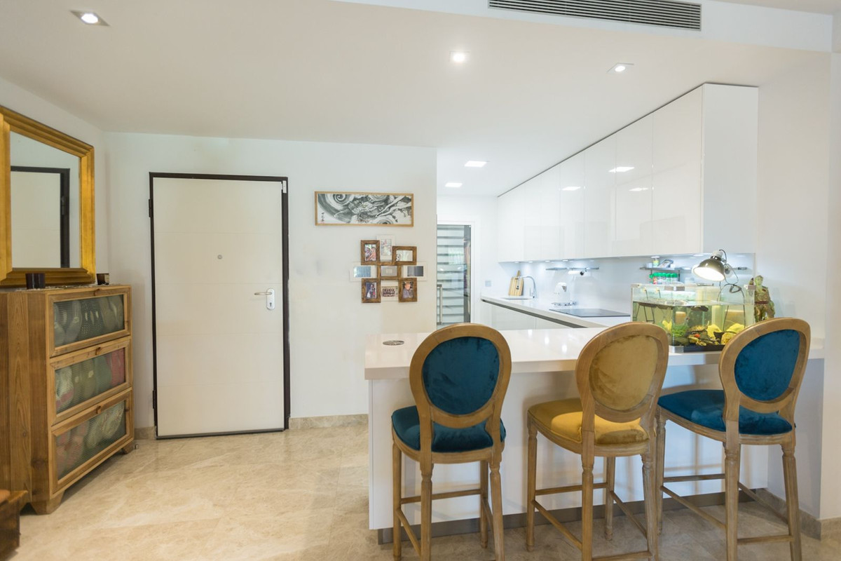 2 Bed Apartment for sale in Nueva Andalucía Costa Del Sol, Málaga, Spain