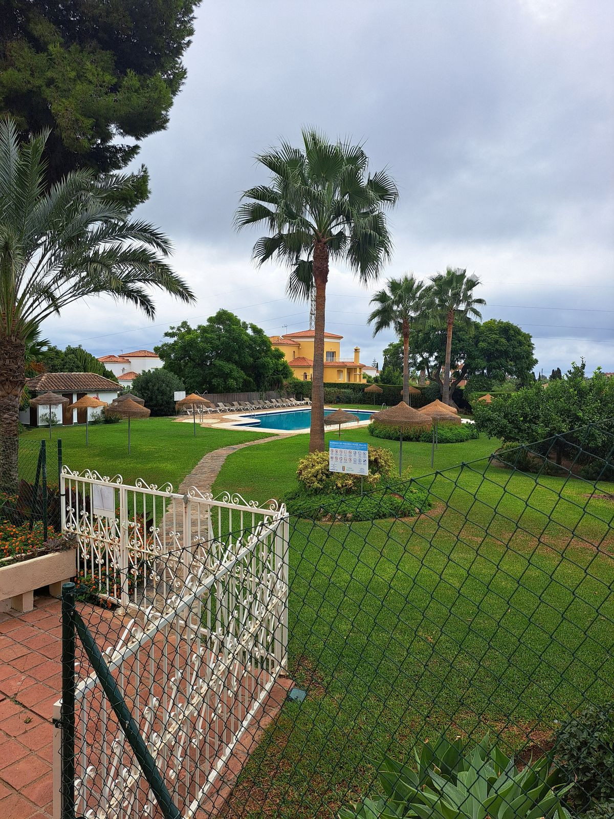 Se vende Apartamento Planta Media de 2 dormitorios en Costa Del Sol, Málaga, España