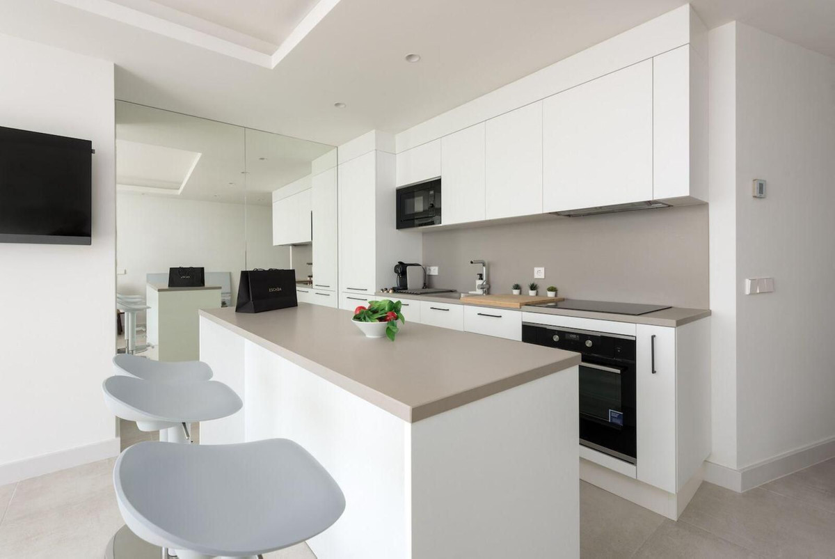 2 Bed Apartment for sale in Puerto Banús Costa Del Sol, Málaga, Spain