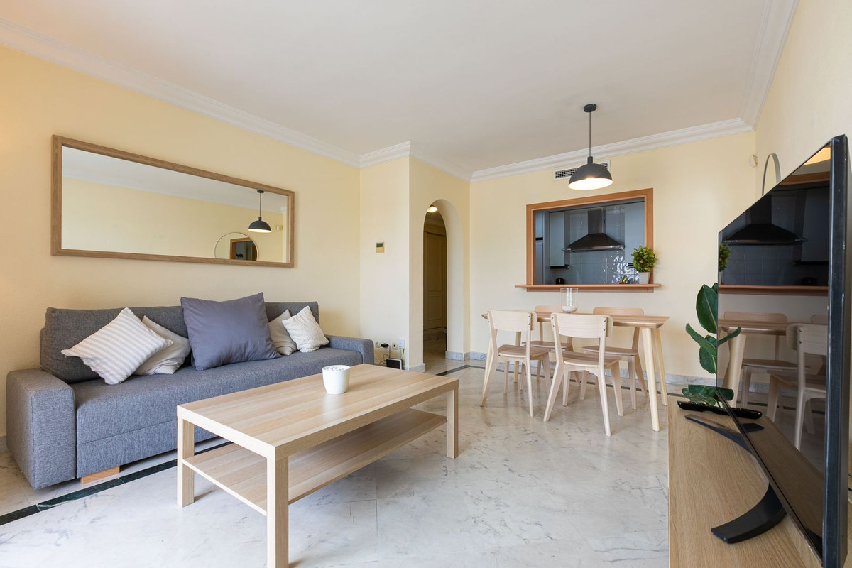 Se vende Apartamento Planta Media de 2 dormitorios en Costa Del Sol, Málaga, España