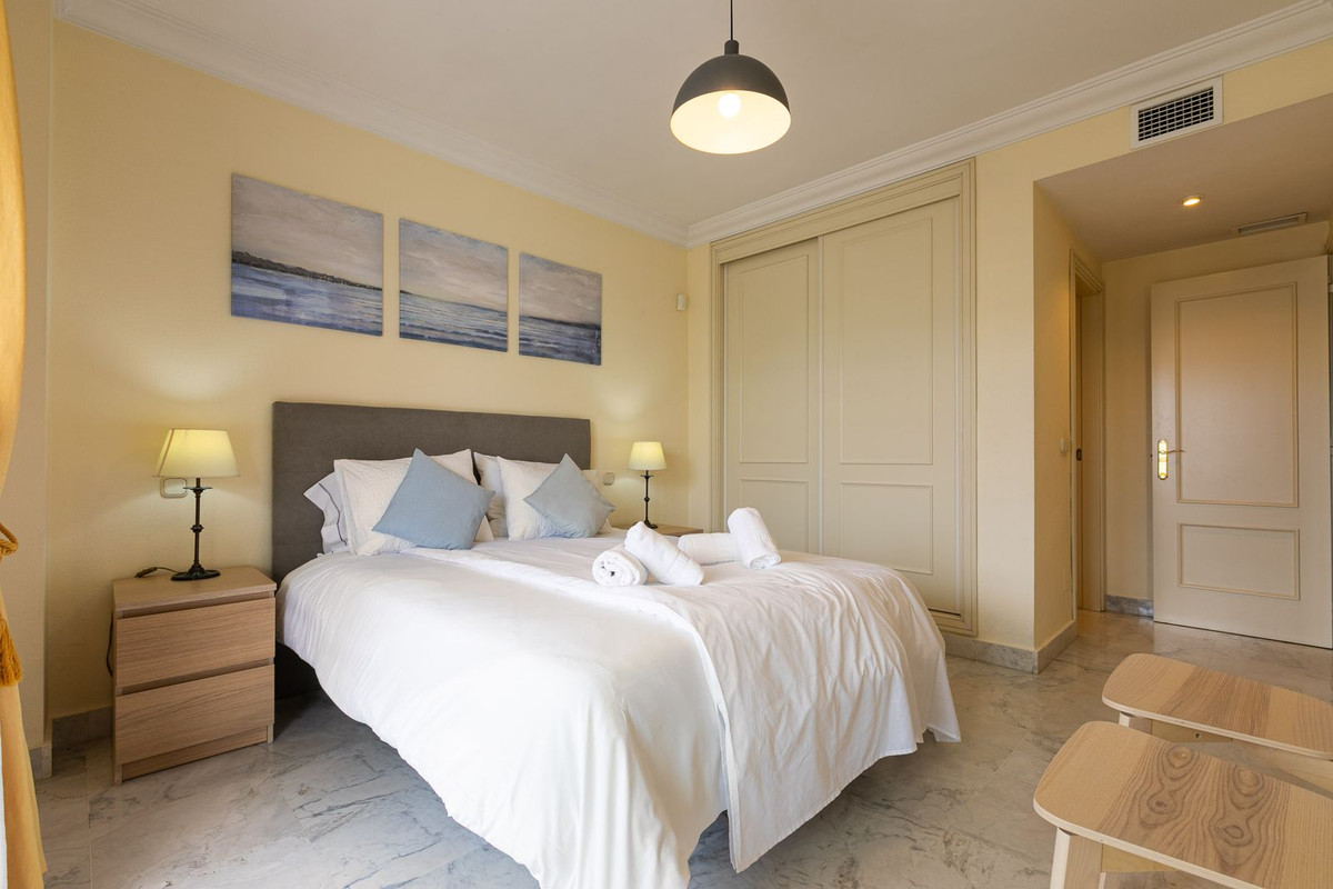 Se vende Apartamento Planta Media de 2 dormitorios en Costa Del Sol, Málaga, España