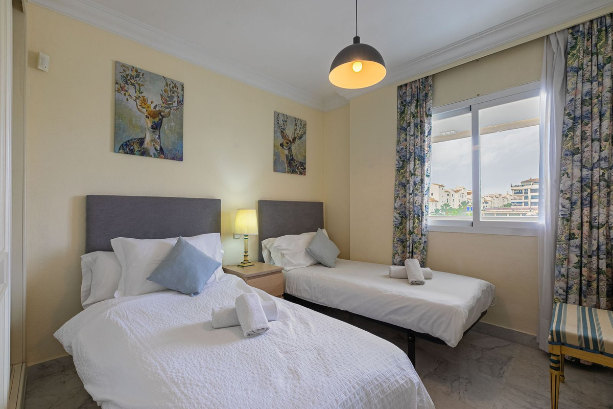 Se vende Apartamento Planta Media de 2 dormitorios en Costa Del Sol, Málaga, España