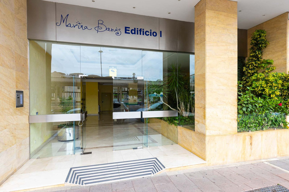Se vende Apartamento Planta Media de 2 dormitorios en Costa Del Sol, Málaga, España